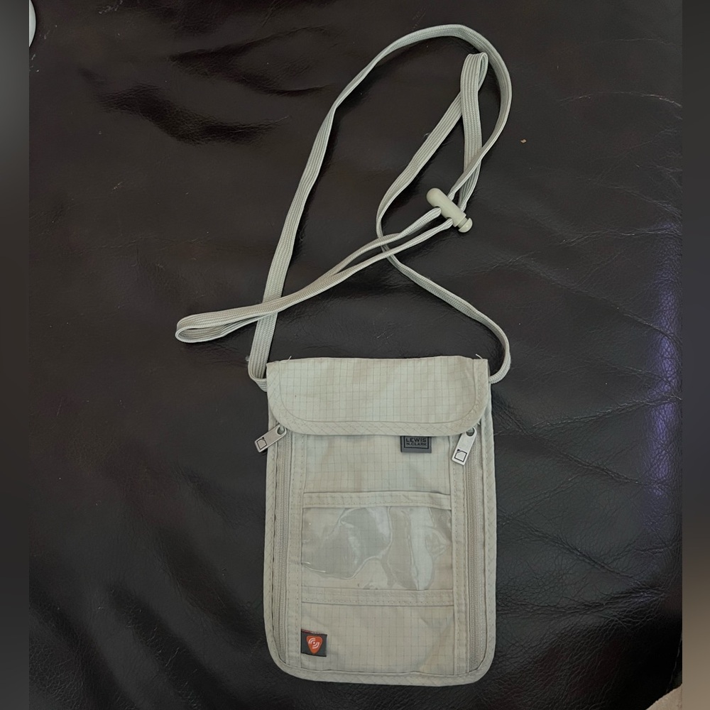 Lewis N. Clark travel pouch